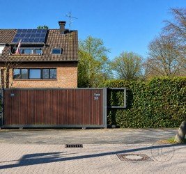 Hauptbild Mehrfamilienhaus in Hilden mit drei Einheiten und Entwicklungspotenzial